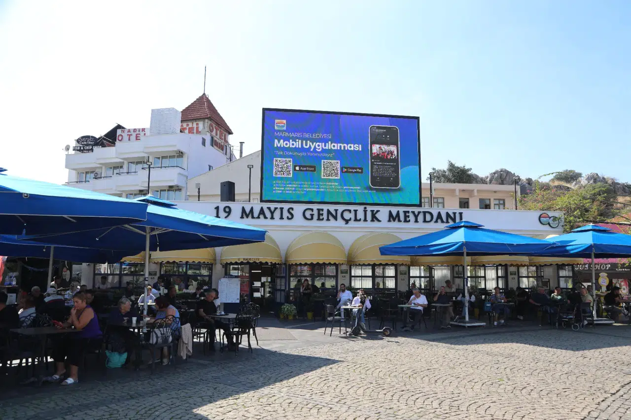 Sabah Çayı, Sohbet ve Huzur: Marmaris’te Halk Kafeler Dolup Taşıyor