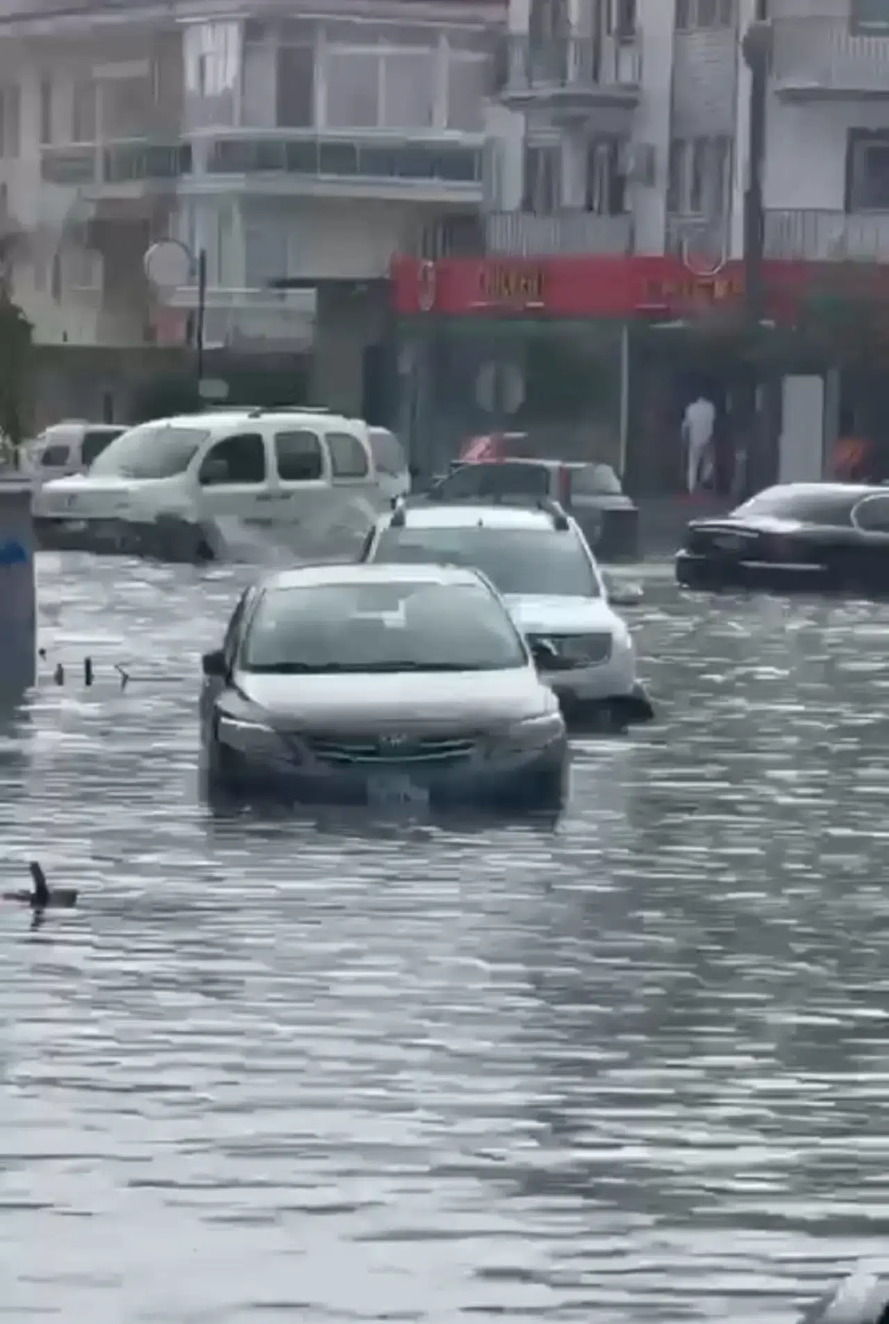 Fethiye Venedik'e Döndü: Yağmur Hayatı Felç Etti