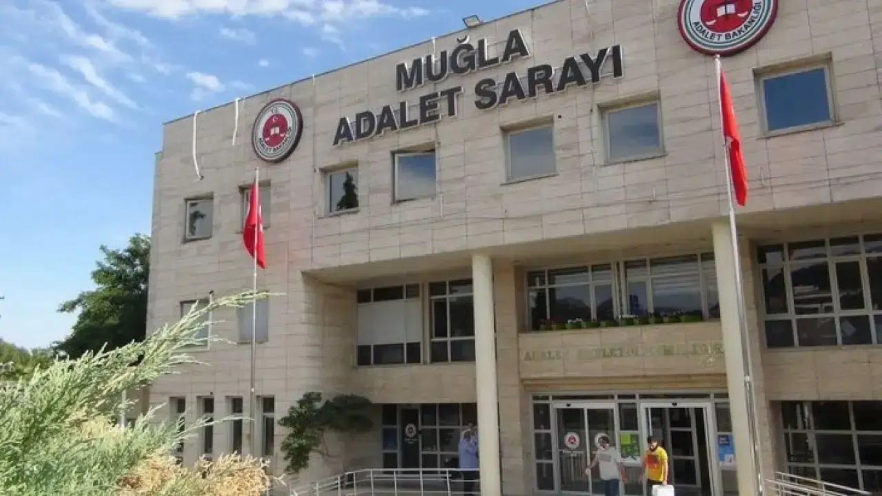 Lüks tekneyle kaçış planı boşa çıktı: 9 FETÖ şüphelisi Palamutbükü'nde yakalandı