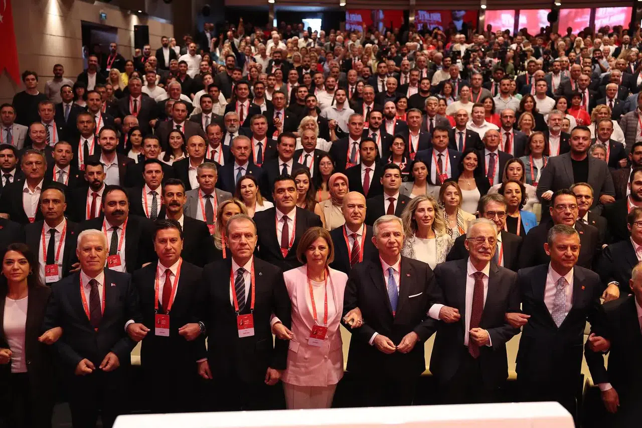 Başkan Aras, “Ülkesini teslim etmeyenlerin partisi, teslim alınamaz”