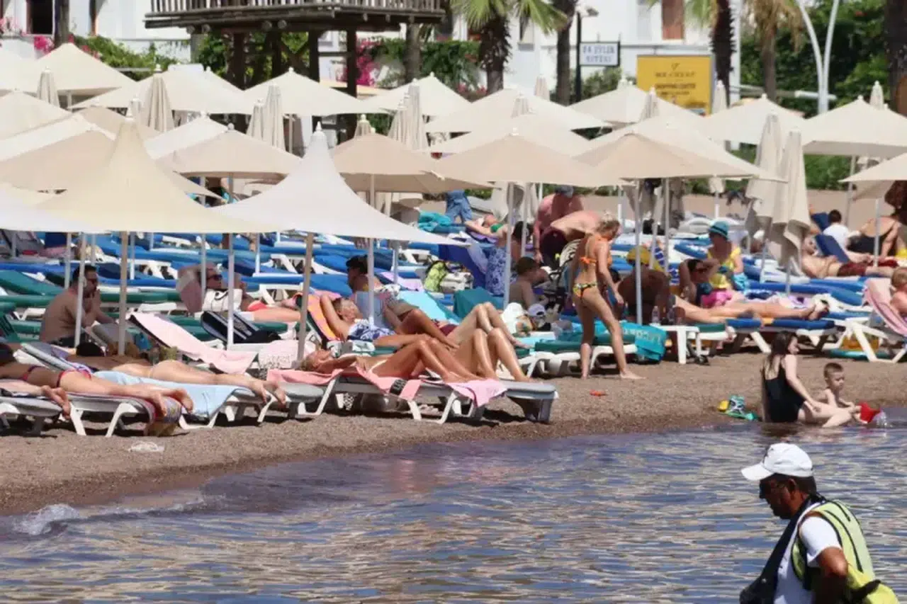 Muğla’da İngiliz Turist Akını: 2025’in İlk 8 Ayında Zirvede