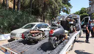 Belediye Uyardı, Süre Doldu! Hurda Araçlar Vinçle Kaldırıldı