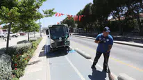 13 İlçe Tek Tek Temizleniyor! Büyükşehir Ekipleri Sahada