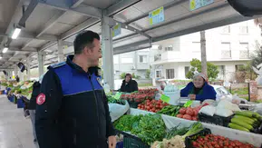 Marmaris pazaryerlerinde fiyat ve gramaj kontrolleri devam ediyor