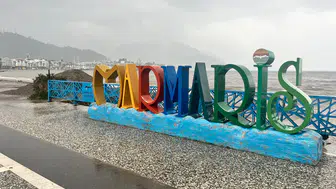 Marmaris’te Fırtına ve Yağış Etkisi: Deniz Renk Değiştirdi