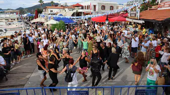 Selimiye’de Festival Coşkusu: Deniz Ürünleri ve Müzik Bir Arada