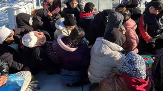 Karadan Ulaşım Yoktu: Kazıklı Koyu’nda 44 Göçmen Kurtarıldı