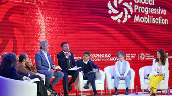 Ahmet Aras Barcelona'da konuştu: “Kentler demokrasinin ana aktörü olmalı”