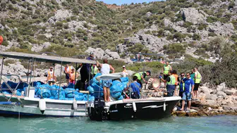 Marmaris’te Cennet Koyların Acı Gerçeği: 1 Ton Atık Toplandı