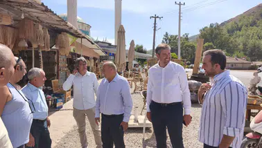 Hisarönü ve Turunç’ta AK Parti’den Saha Mesajı: “Sadece Konuşmuyor, Sahada Mücadele Ediyoruz”