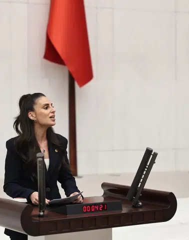 Milletvekili Gizem Özcan, “KYK bursu 2 öğün yemeğe zor yetiyor”