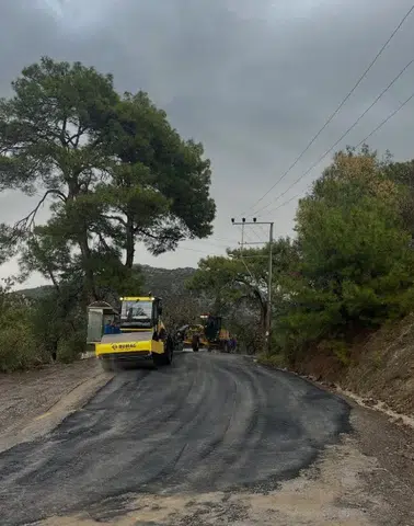 Söğüt’te Tehlikeli Yol Sıcak Asfaltla Yenilendi
