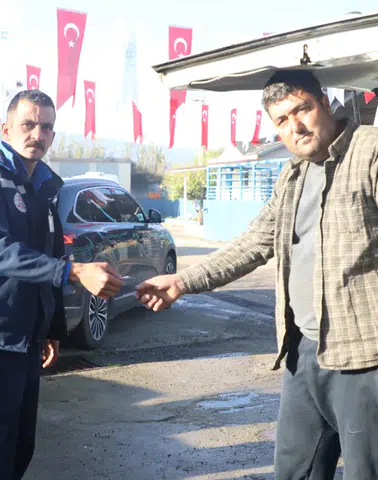 Muğla Büyükşehir Belediyesi’nden Hayvancılığa Mineral Blok Desteği