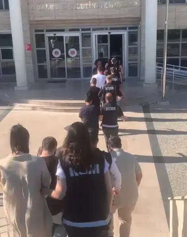 Muğla'da motosiklet dolandırıcılığı: 30 milyon TL'lik vurgun, 10 şüpheli yakalandı!