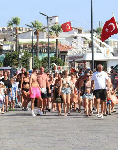 Muğla'da turist sayısı düştü, İngilizler hâlâ lider ama Ruslar artışta!