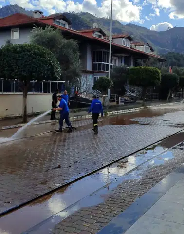 İçmeler’de Sel Sonrası Hızlı Müdahale