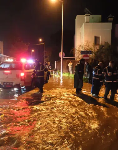 Bodrum’u Sel Bastı: Yağış 100 Kg’ı Aştı, Belediye Tam Kadro Sahada!