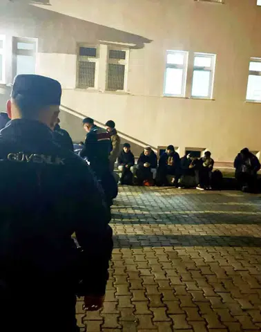 Sahil Güvenlik Harekete Geçti: Geren Koyu’nda 33 Göçmen Tespit Edildi