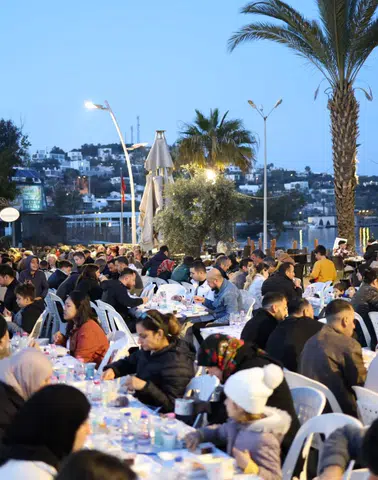 Ramazan’da Dayanışma Sofraları: İlk İftar Türkbükü’nde Kurulacak