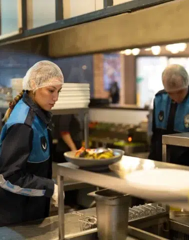 Zabıta AVM’ye Girdi! Tarihi Geçmiş Ürünler Tek Tek Toplandı