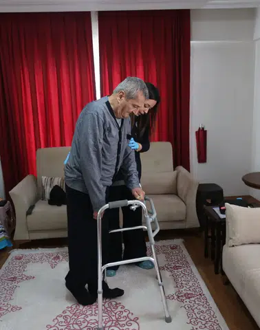 Büyükşehir’den Evde Sağlık Hizmeti: 1850 Seans Fizyoterapi