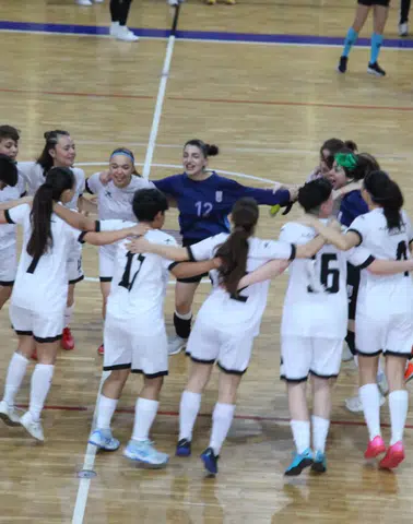 MSKÜ Kadın Futsal Takımı ÜNİLİG şampiyonu