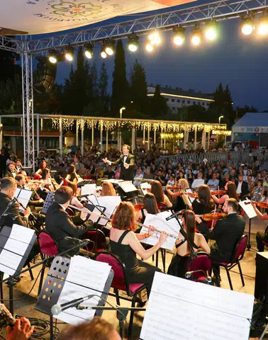 Muğla’da Çifte Konser Rüzgarı
