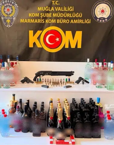10 Şüpheli Yakalandı, Cephanelik Gibi Mühimmat Ele Geçirildi
