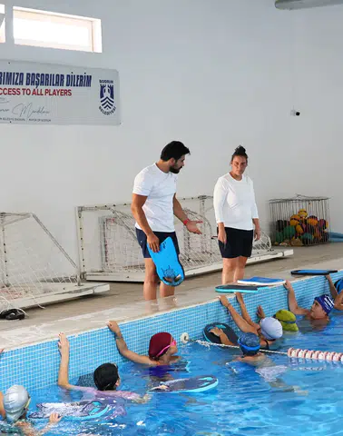 Bodrum'da Ücretsiz Yüzme Kursları Devam Ediyor
