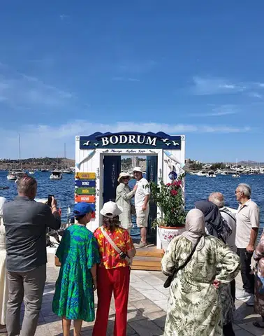 Bodrum’da “Maviye Açılan Kapı” İlgi Odağı Oldu!