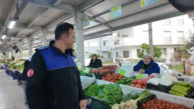 Marmaris pazaryerlerinde fiyat ve gramaj kontrolleri devam ediyor