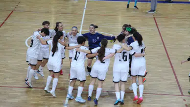 MSKÜ Kadın Futsal Takımı ÜNİLİG şampiyonu