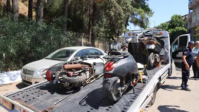 Belediye Uyardı, Süre Doldu! Hurda Araçlar Vinçle Kaldırıldı