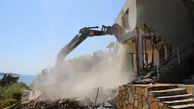 Bodrum’da Kaçak Yapılara Sert Müdahale: 74 Yapı Yıkıldı