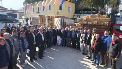Milas’ta 204 Üreticiye 612 Saman, 408 Yem Çuvalı