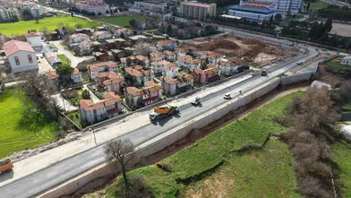 Çamur, Çukur, Su Baskını Tarih Oluyor! Kötekli ve Yeniköy'e Sıcak Asfalt