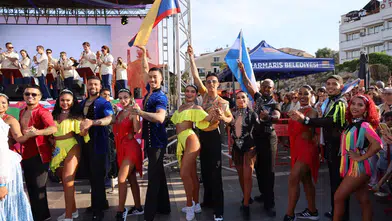 Latin Ateşi Marmaris’i Sardı! Sokaklar Dans Pistine Döndü