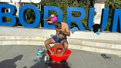 Bodrum’da susuzluk isyanı: Vatandaş belediye önünde duş aldı