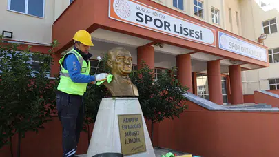 Muğla Büyükşehir’den Okullara Büyük Destek: 185 Atatürk Büstü Yenilendi