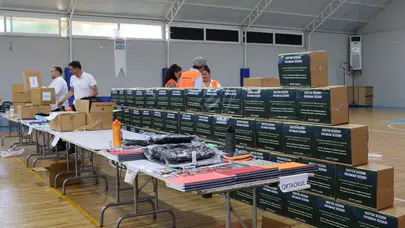 Marmaris Belediyesinden ailelere kırtasiye desteği