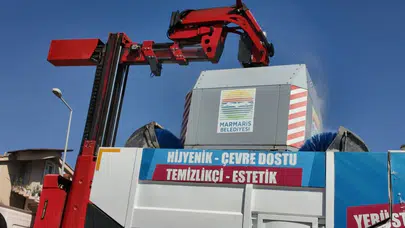 Kötü Kokulara Son: Marmaris’te Konteynerler Yıkandı