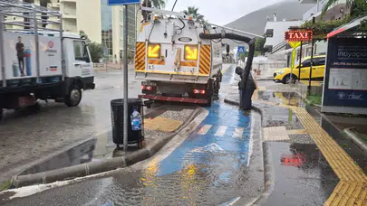 Marmaris Belediyesi’nden Sağanağa Karşı Kesintisiz Müdahale