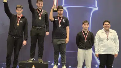 Antalya’da Tarih Yazdılar! Büyükşehir Satranç Takımı Türkiye Şampiyonu