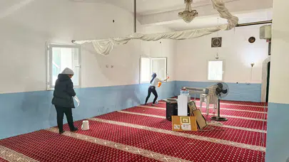 Gören Dönüp Bir Daha Bakıyor: Bodrum’da Camiler Ramazan’a Böyle Hazırlandı