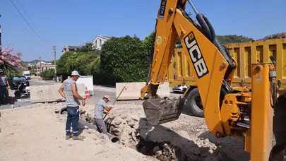 Aktaş ve Bağlıiçi'nde Yollar Baştan Sona Yenileniyor