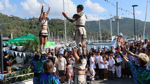 Marmaris’te Müzik, Dans ve Eğlence Bir Arada