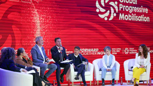 Ahmet Aras Barcelona'da konuştu: “Kentler demokrasinin ana aktörü olmalı”