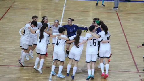 MSKÜ Kadın Futsal Takımı ÜNİLİG şampiyonu