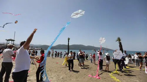 Akyaka Semaları Engelsiz Uçurtmalarla Renklendi
