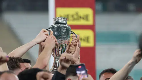Unutulan Kent Takımıydı…Ahmet Aras Dokundu, Muğlaspor Zirveye Uçtu! Bakımsız  Tesislerden 1. Lig’e Uzanan ‘Peri Masalı’